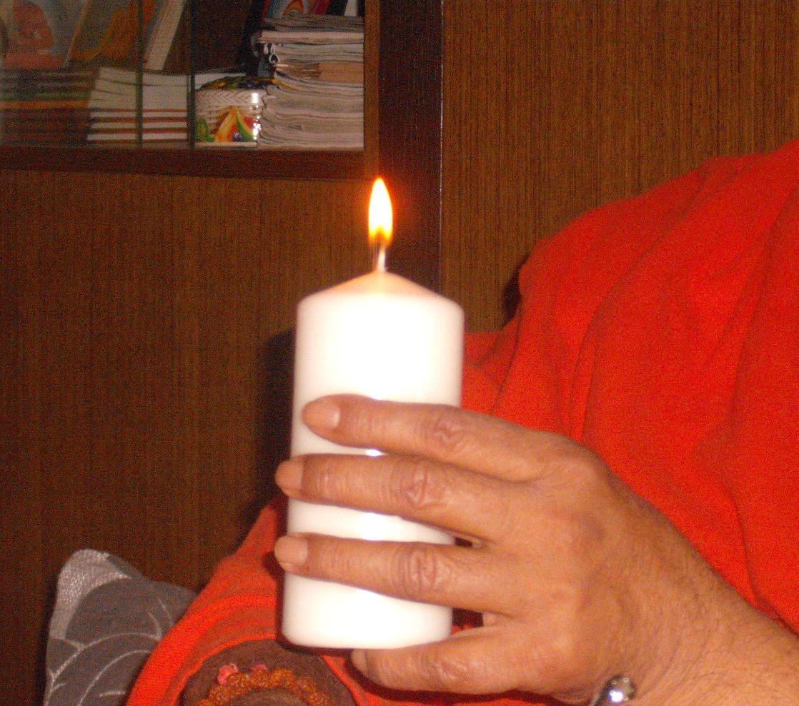 Swamiji light Ganga ashram 2014 nov 10.1